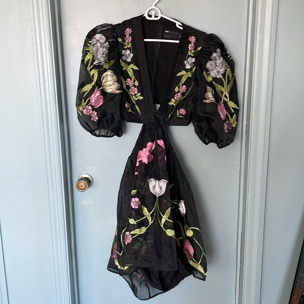 STUNNING limited edition ASOS embroidered cut out puff sleeve dress